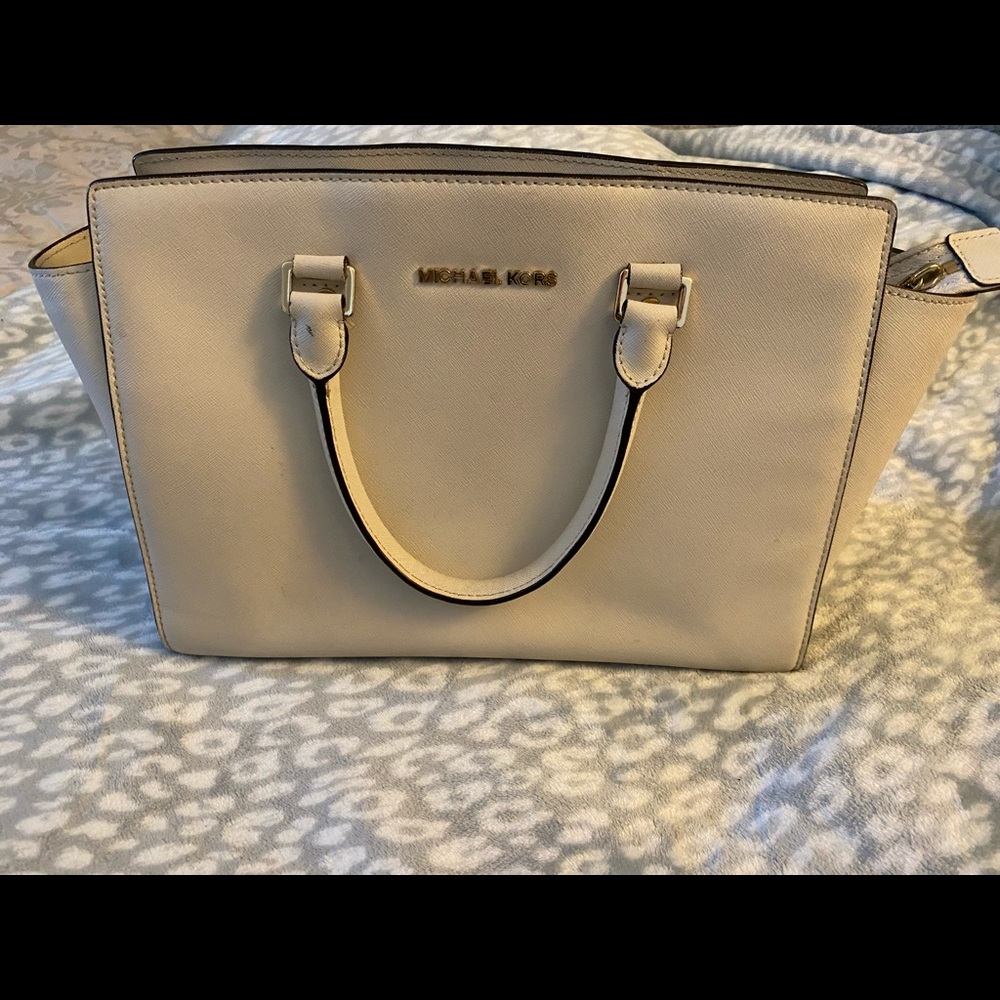 beautiful MK hand bag : Time to let this baby go
